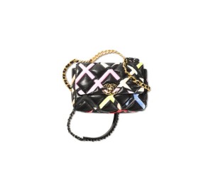 CHANEL 19 HANDBAG