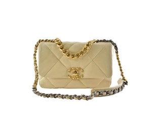 CHANEL 19 HANDBAG