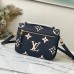 LV Pochette Metis